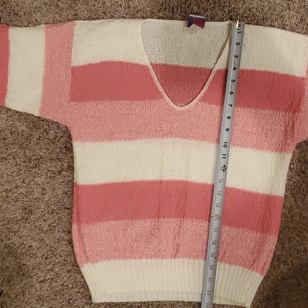 Vintage Centennial Knits Ltd pink & white v-neck sweater made … - Picture 14 of 16